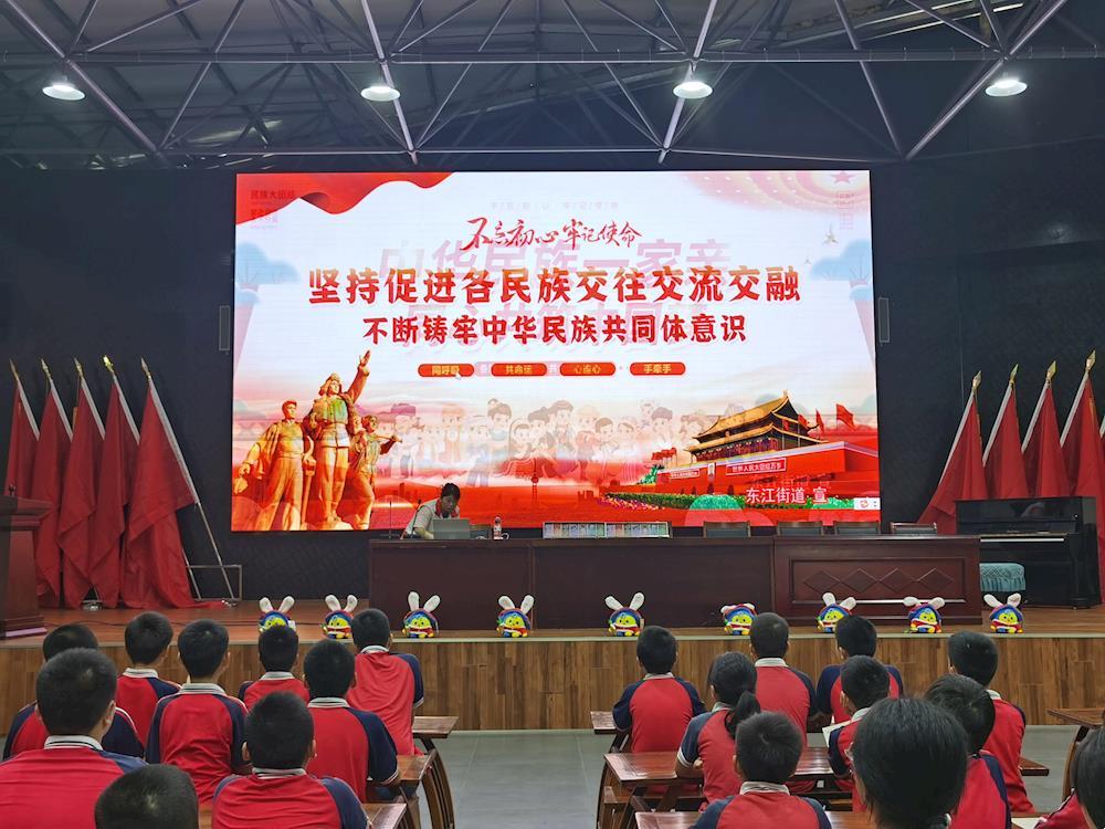 cba8f50deec146fd9b7b97183b38b97c.jpg