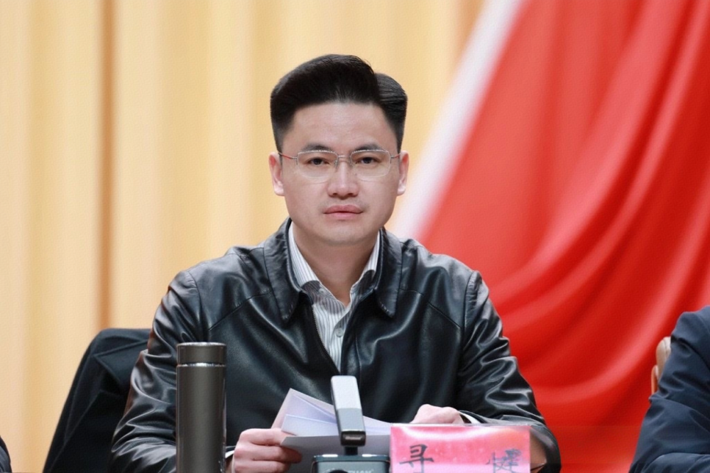区委副书记、区长寻健
