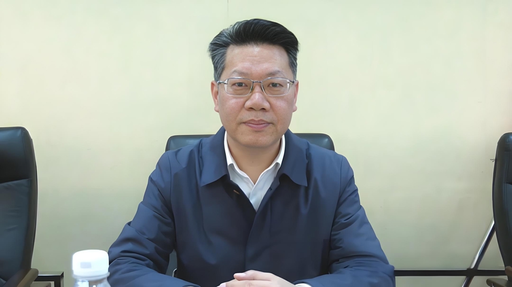 区委副书记、统战部部长 贺吉敏讲话