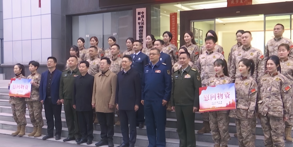 区委副书记、统战部部长贺吉敏走访慰问驻区部队